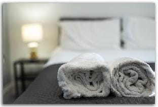 BridgeCity The Sleek Modern Condo - Maidstone Gem Vacation rental in Maidstone