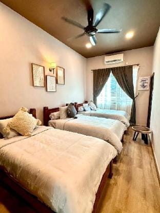Bungalow 4BR 14|Pax in AirPutih W 60inch Smart TV Vacation rental in Pahang, Malaysia
