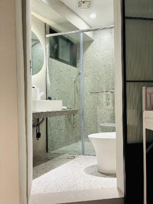 Fabulous new apt. central TPE(vegetarian friendly) Apartment in Taipei City