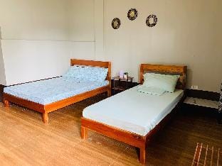 Emelita affordable bed and breakfast  Apartment in Central Visayas