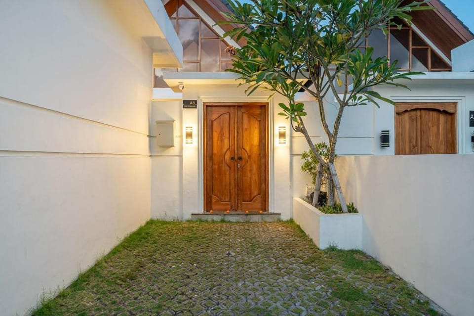 Relax Stay 2 Bedrooms Villa - Umasuka Bali Villa Hotel in Denpasar