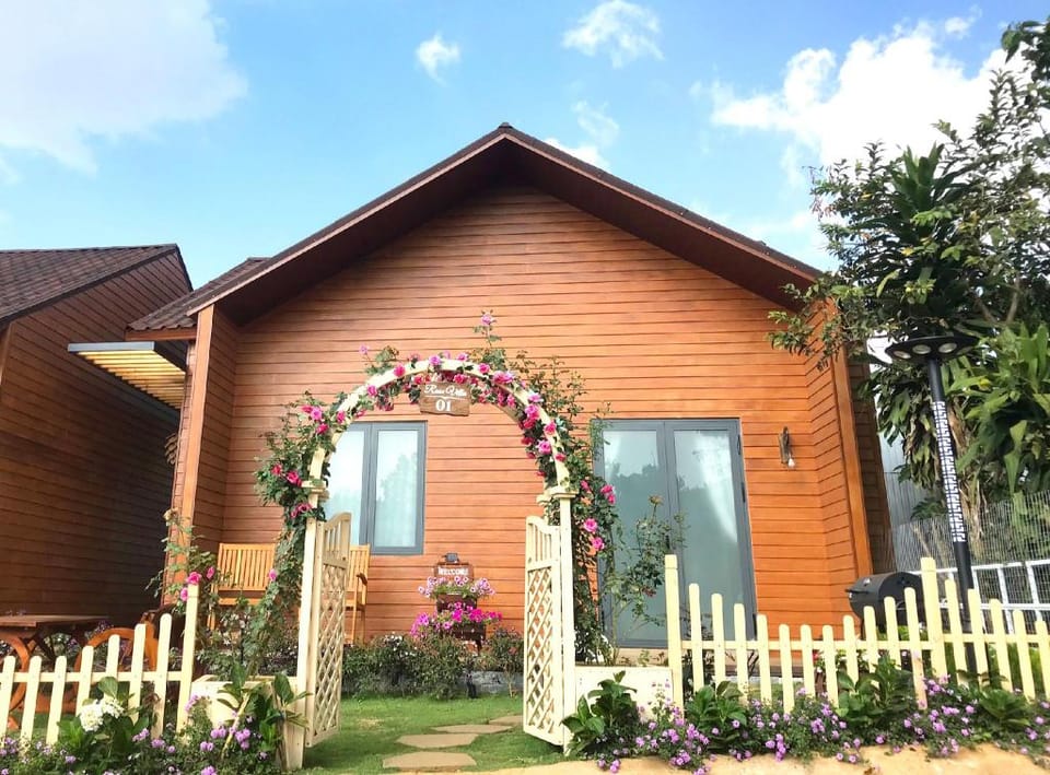 La Fleur Glamping Hotel in Lâm Đồng