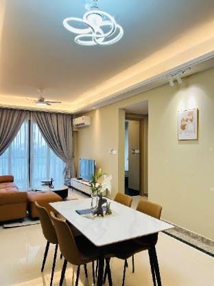 Two-Bedroom Sea View R&F by Xín An Apartment in Johor Bahru