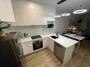 Two Bedroom Town House KK39 Apartment in Auckland
