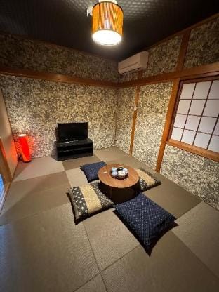 [R-GuestResidence] Direct Access to Kansai Airport, with Parking, Namba Vacation rental in Osaka