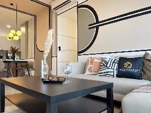 Lush Zen 4BR @ M Vertica | MRT Access+Netflx+Wi-Fi Apartment in Federal Territory of Kuala Lumpur