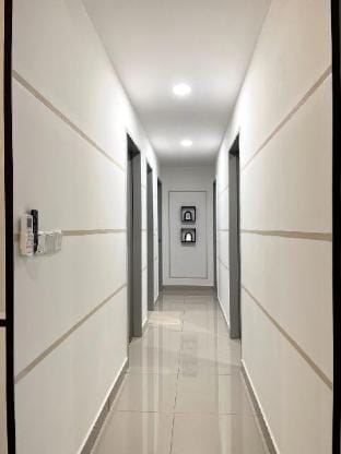 Lush Zen 4BR @ M Vertica | MRT Access+Netflx+Wi-Fi Apartment in Federal Territory of Kuala Lumpur