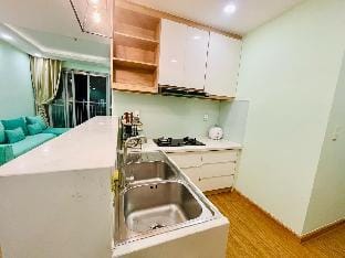 Lucy Home 2BR Scenic Valley 108 Apartment in Ho Chi Minh City