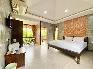 Private getaway in nature  Vacation rental in Chalong
