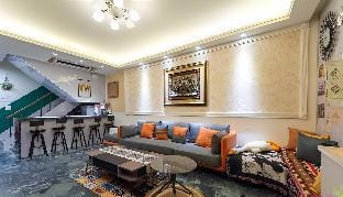 Tainan city center 16人旅遊包棟民宿 Vacation rental in Kaohsiung