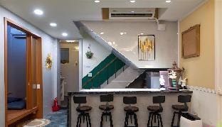 Tainan city center 16人旅遊包棟民宿 Vacation rental in Kaohsiung