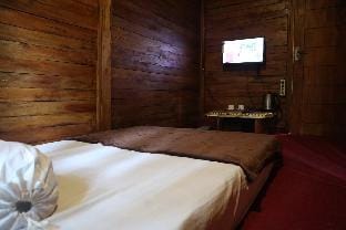Villa kayu / Wood Cabin (Syariah/Halal) di lembang Villa in Lembang