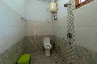 Aurora Stream view 3bhk Chateau by Roamhome Country House in Himachal Pradesh