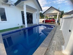 Melur House - Private Pool, Jacuzzi, Bbq, Netflix Vacation rental in Malacca