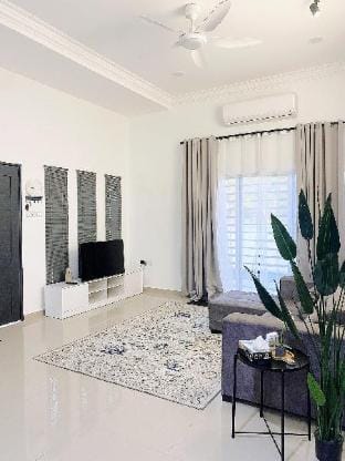 Melur House - Private Pool, Jacuzzi, Bbq, Netflix Vacation rental in Malacca