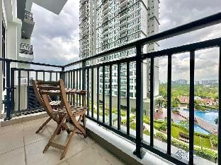 Molek Regency•Studio With Bathtub/2Pax•PoolView Vacation rental in Johor Bahru