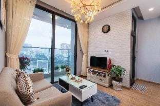 Suite Apartments Vinhomes Metropolis  Apartment in Hanoi