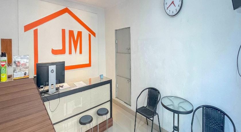 JM Tuparev Mitra Reddoorz Hotel in West Java