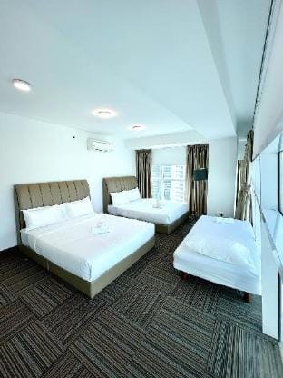Maritime Suite Duplex 3Bedroom George Town by UHM Vacation rental in George Town