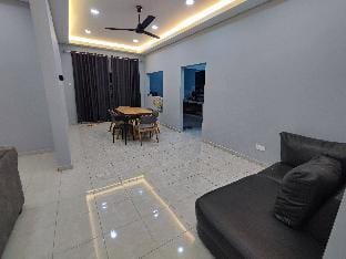 Mikayla Pool Homestay Gadek Alor Gajah Vacation rental in Negeri Sembilan, Malaysia