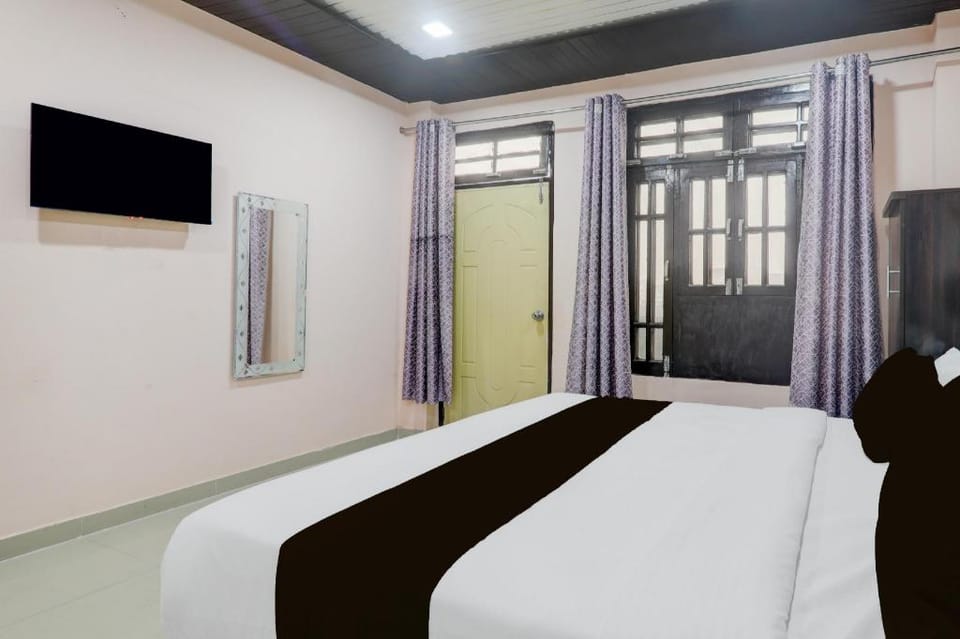 Hotel O Shri Buddheshwar Temple Lucknow Hotel in Lucknow