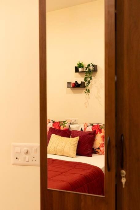 Modern, Elegant, Serene 2bhk Apt nr BKC & Airport Apartment in Mumbai
