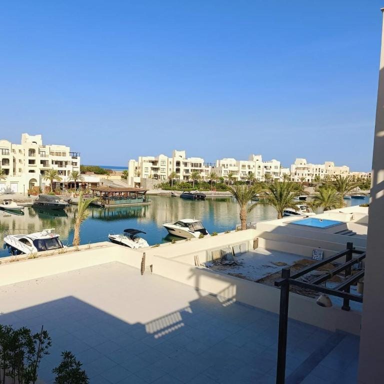 Nayah Stays, Luxurious  Sea View, F.Marina Apt. Apartment in Hurghada