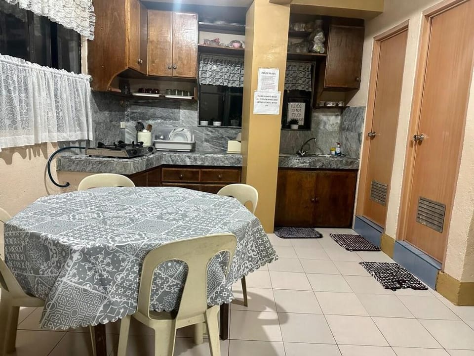 Family/Barkada Unit -Gibraltar Apartment in Baguio