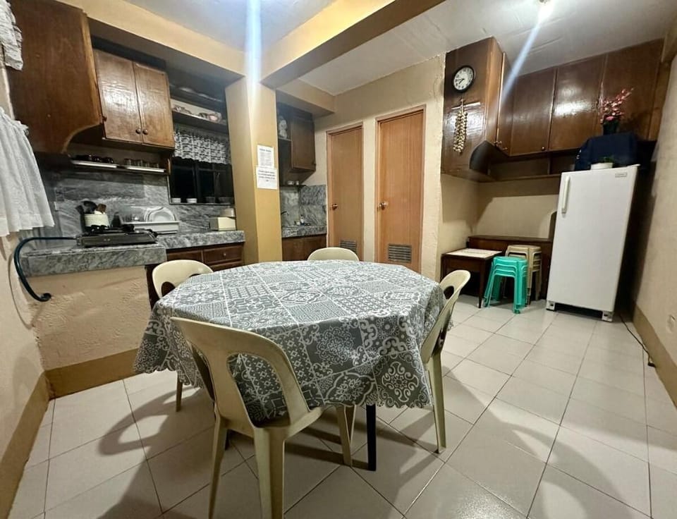 Family/Barkada Unit -Gibraltar Apartment in Baguio