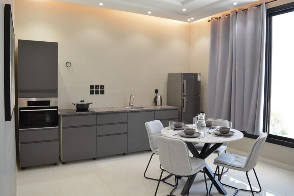 شقة فاخرة، غرفة نوم وصالة بمطبخ. Apartment in Medina