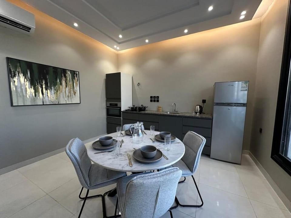 شقة فاخرة، غرفة نوم وصالة بمطبخ. Apartment in Medina