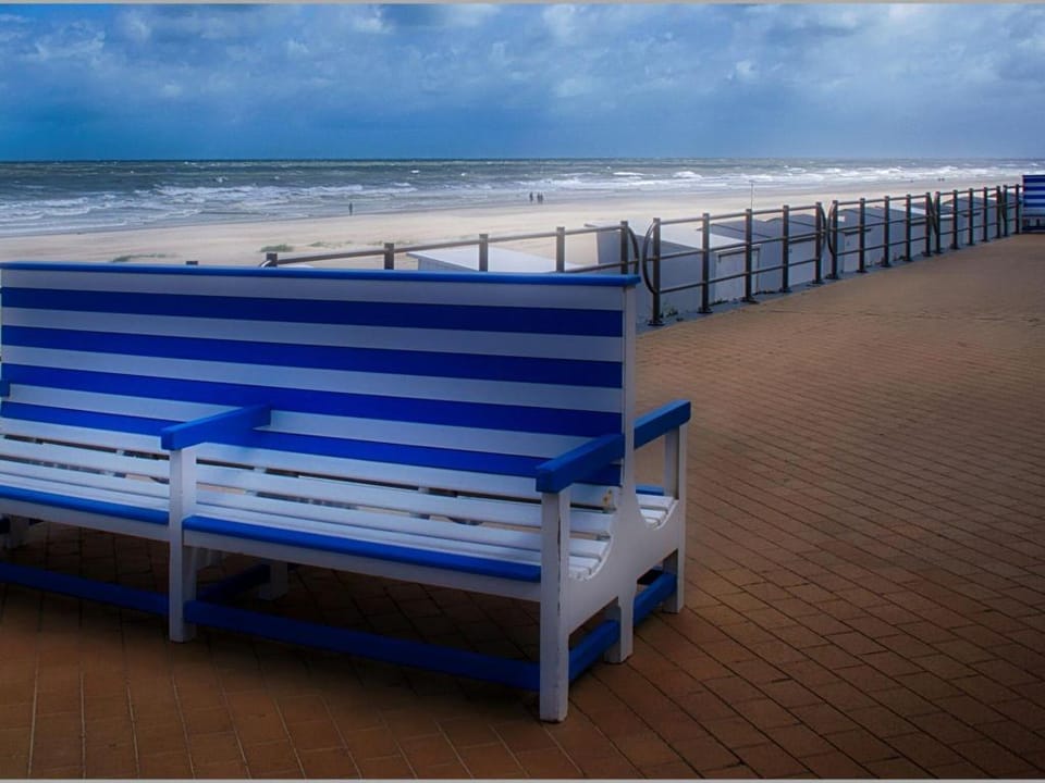 Nice apartment with shared pool Hotel in Middelkerke