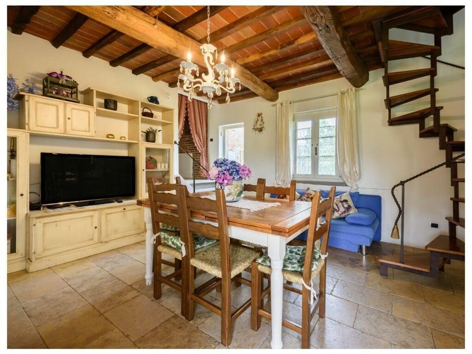 Villa al Molino Comfortable holiday residence Villa in Tuscany