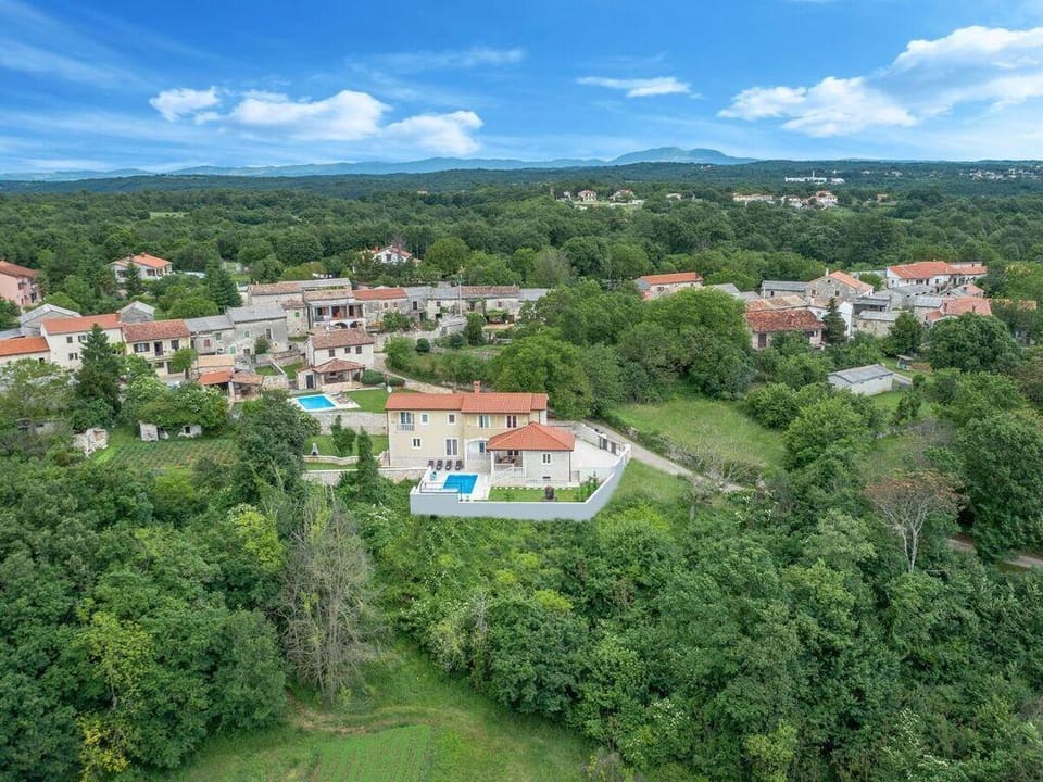 Fenced yard with panoramic views Villa in Istria County