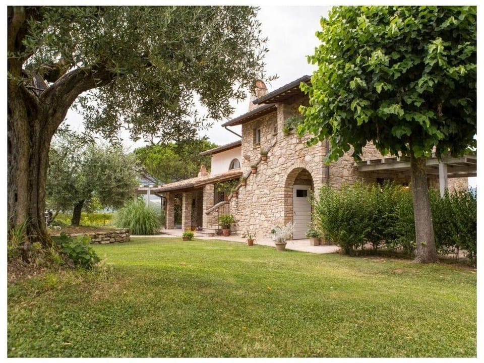 Mignola Comfortable holiday residence Hotel in Umbria