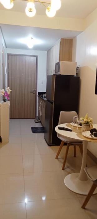 STAYCATION SHORE Residence short walk MOA  W/ WiFi Apartment in Pasay