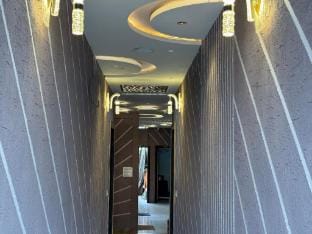 HOTEL GURUVAYUR DHAM Apartment in Uttar Pradesh