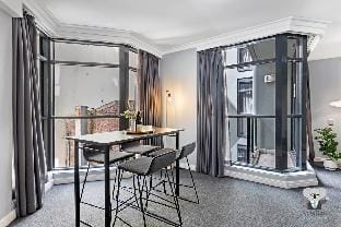 KozyGuru | Haymarket | Modern 1 Apt Best Location Vacation rental in Surry Hills