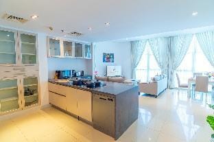 Stunning 2BR Apt in Yacht Bay Dubai Marina Apartment in Dubai