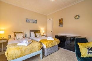 Two Bedroom Home Long Eaton near Airport, Racing Vacation rental in England