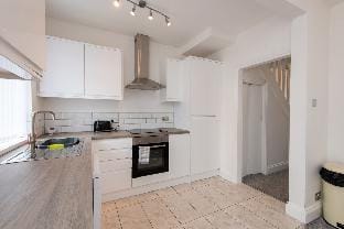 A spacious 3 bed property with parking - Teal Road Vacation rental in Darlington