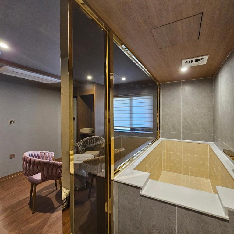 Busan Choeup Denbastar Hotel Hotel in Busan