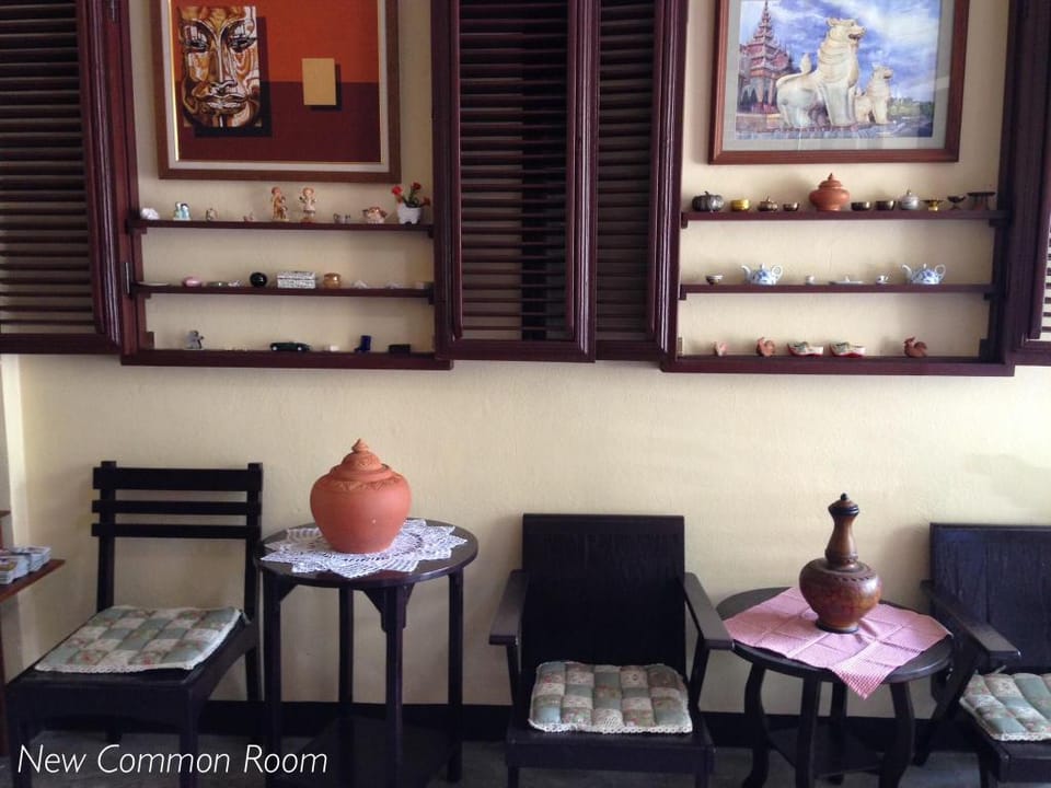 Baan Klang Vieng Hostel Apartment in Chiang Mai