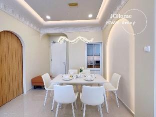 Town Creamy House, Be Ur Own Kind of Beautiful Vacation rental in Johor Bahru