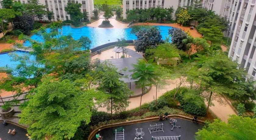Studio with pool & next to mall Apartment in West Java