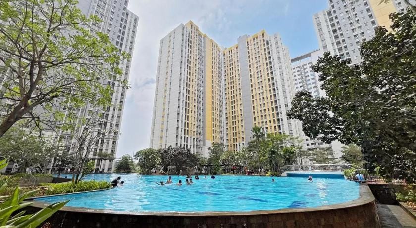 Studio with pool & next to mall Apartment in West Java
