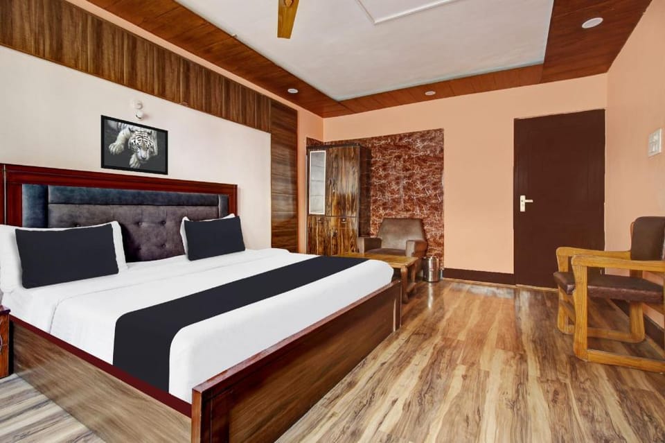 Collection O Rajbagh Hotel in India