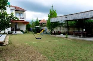 VILLA MAPLE CITEKO Villa in Cisarua