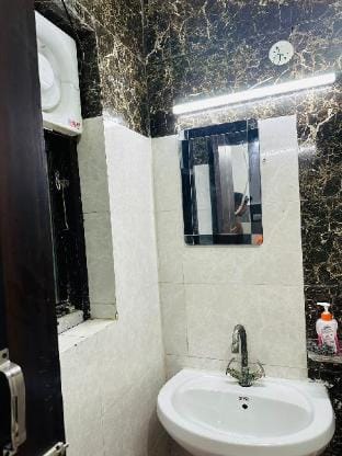 Home in Vrindavan, Near Temple
Fully furnished Apartment in Uttar Pradesh