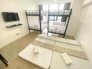 Pool,Gym,Wi-Fi+Netflix Near Ayala & IT Park 1614 Vacation rental in Lapu-Lapu City